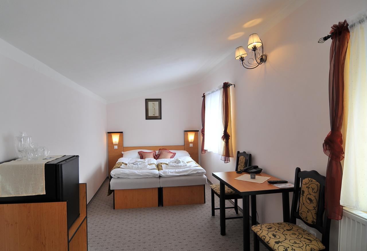 Hotel Manes Svratka Luaran gambar