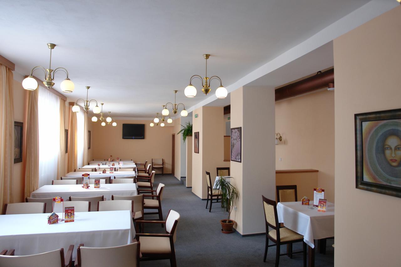 Hotel Manes Svratka Luaran gambar