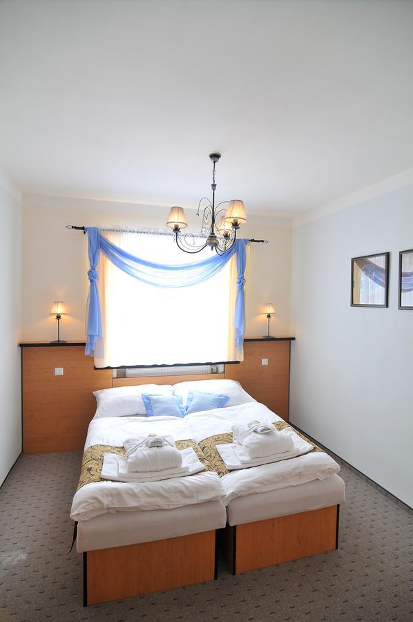 Hotel Manes Svratka Luaran gambar